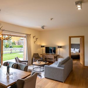 Deluxe Three-Bedroom Apartment